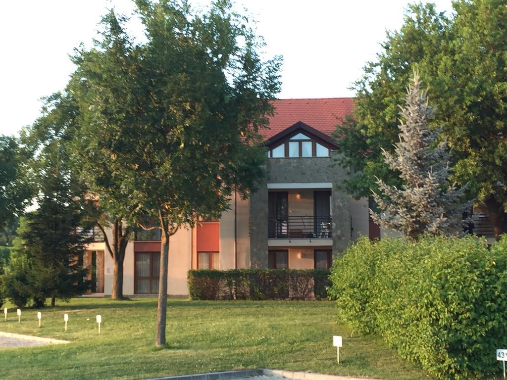 Birdland Villapark Golf View Bük Exterior foto